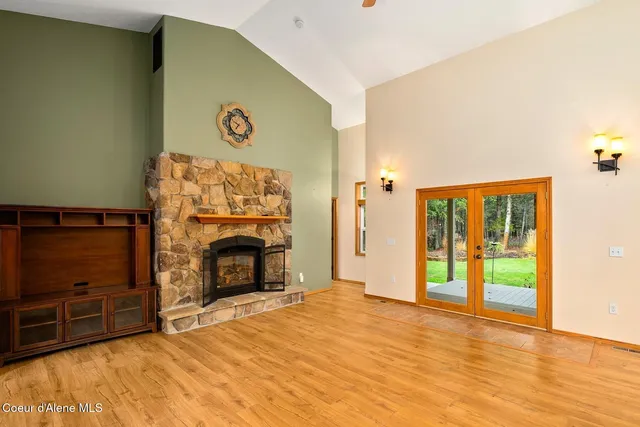 $1,100,000 | 7001 East Chattaroy Road, Chattaroy, WA 99003