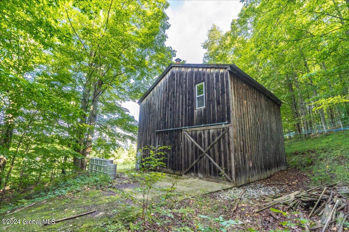 01-258 Blossom Rd-1