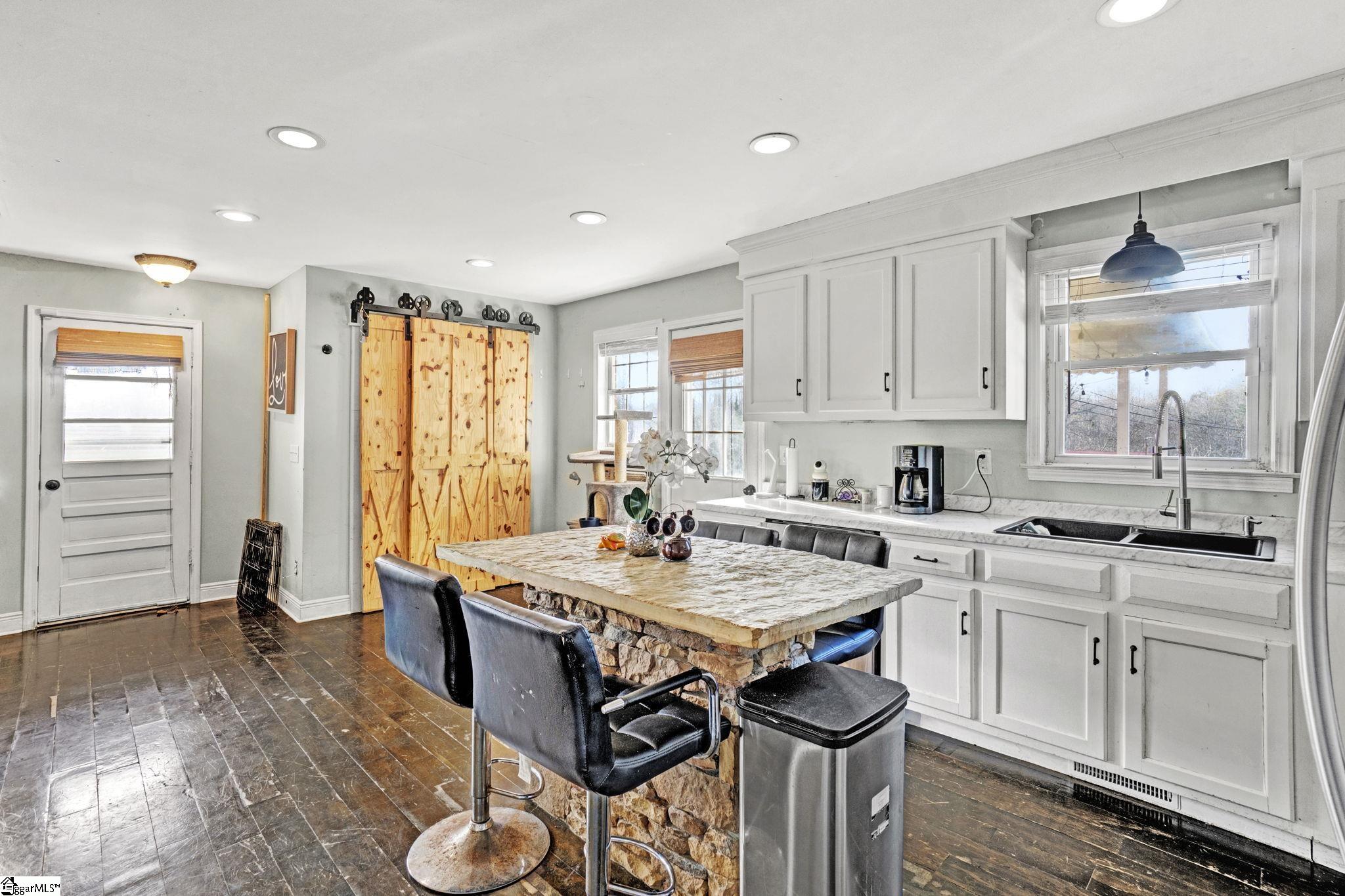 12501 Old White Horse Road Travelers Rest, SC 29690 - Photo 6 of 24