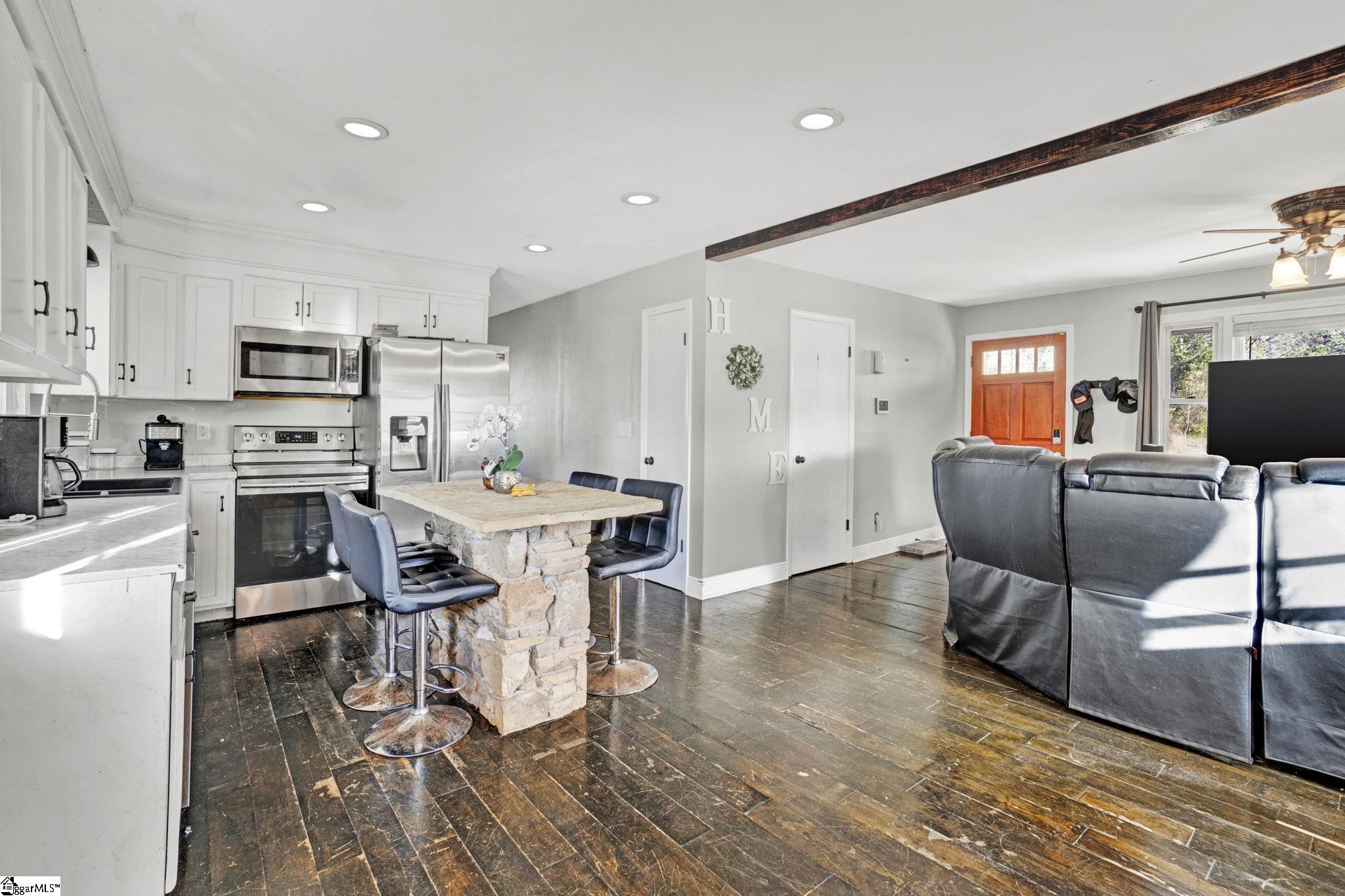 12501 Old White Horse Road Travelers Rest, SC 29690 - Photo 8 of 24