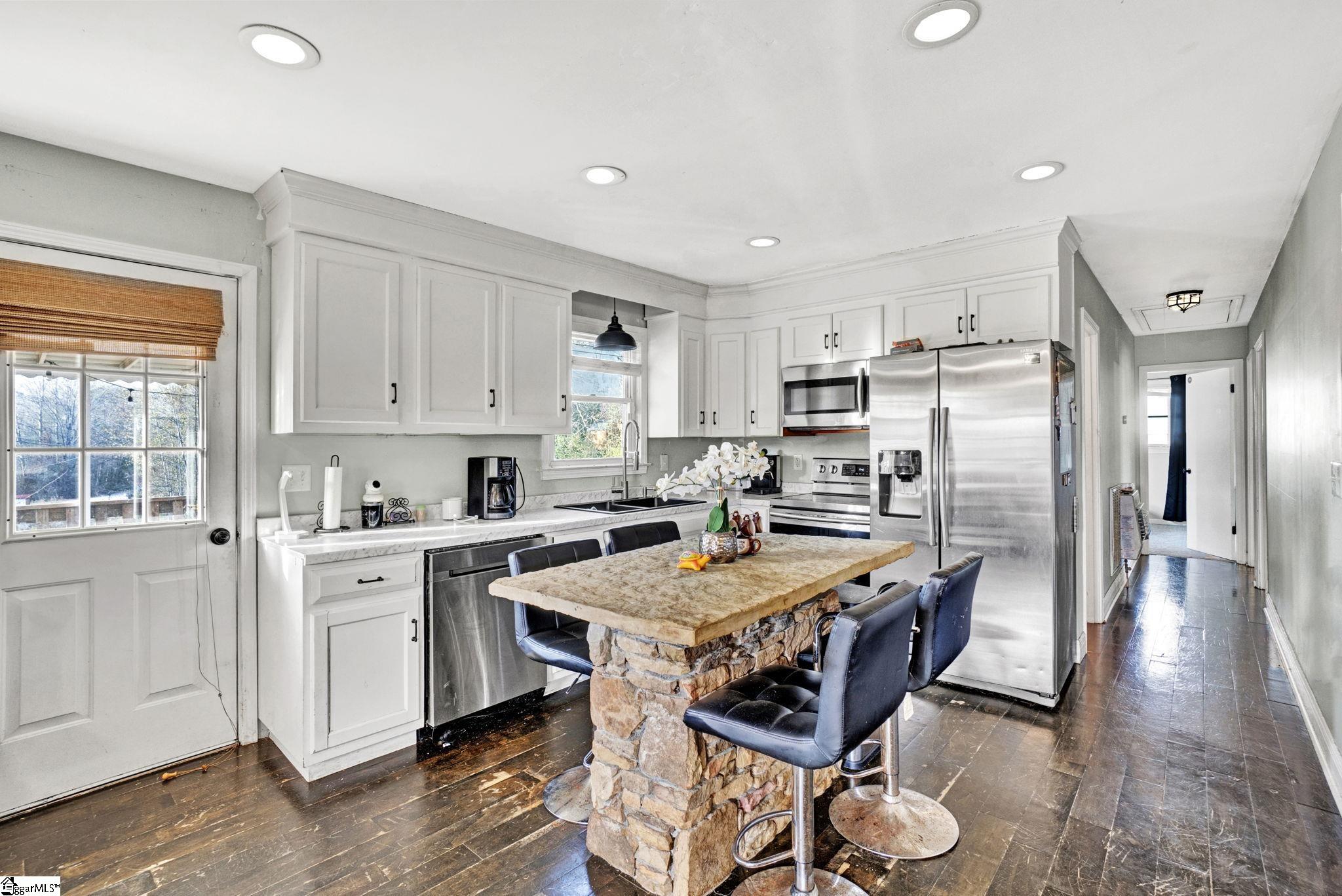 12501 Old White Horse Road Travelers Rest, SC 29690 - Photo 9 of 24