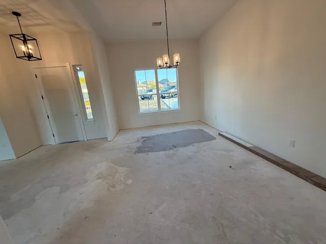 a view of empty room with window