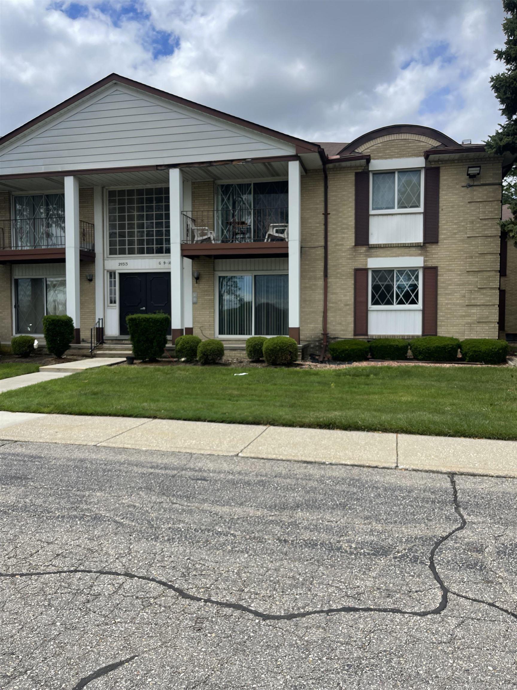 29313 Hayes Road, Unit G10 Warren, MI 48088 - Photo 1 of 13