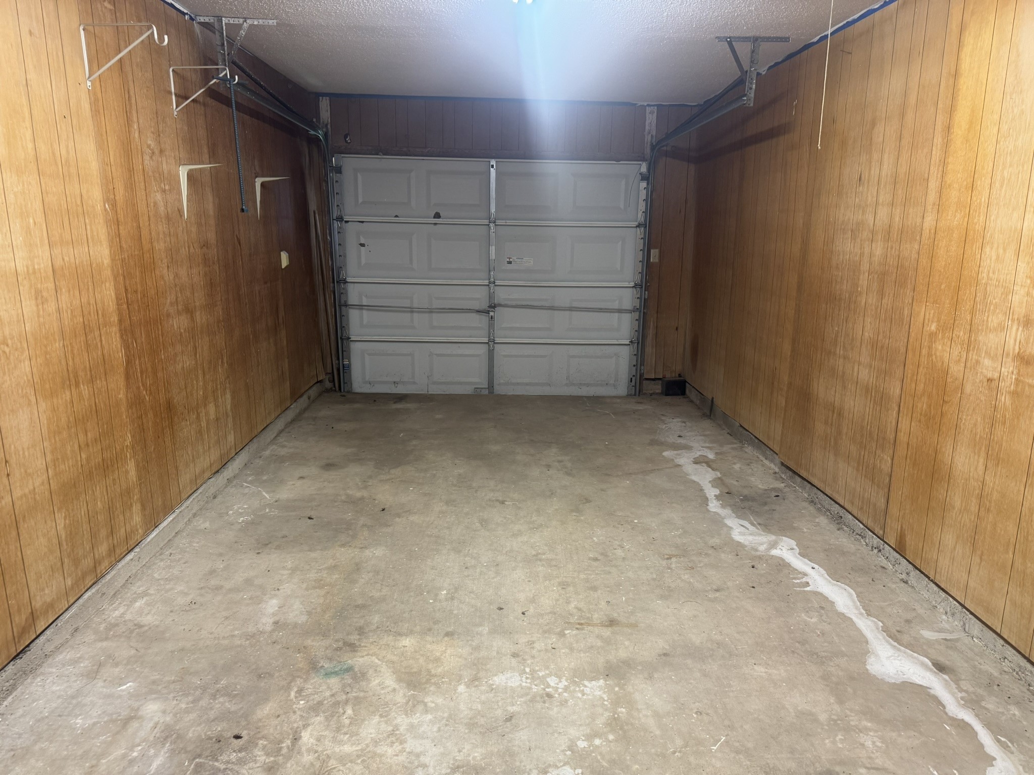 706 University Avenue Wharton, TX 77488 - Photo 22 of 29 a view of room and closet