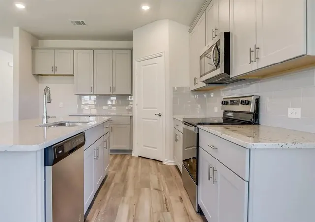 $2,350 | 3282 Ribisl Lane, Royse City, TX 75189