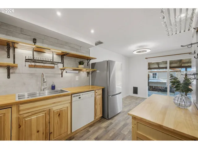 $397,500 | 21858 Southwest Regal Court, Beaverton, OR 97003