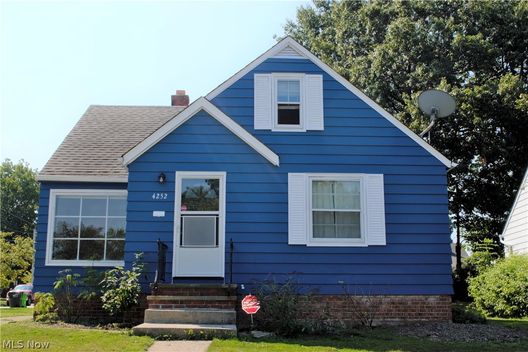 4252 Stilmore Road Cleveland, OH 44121 - Photo 1 of 31