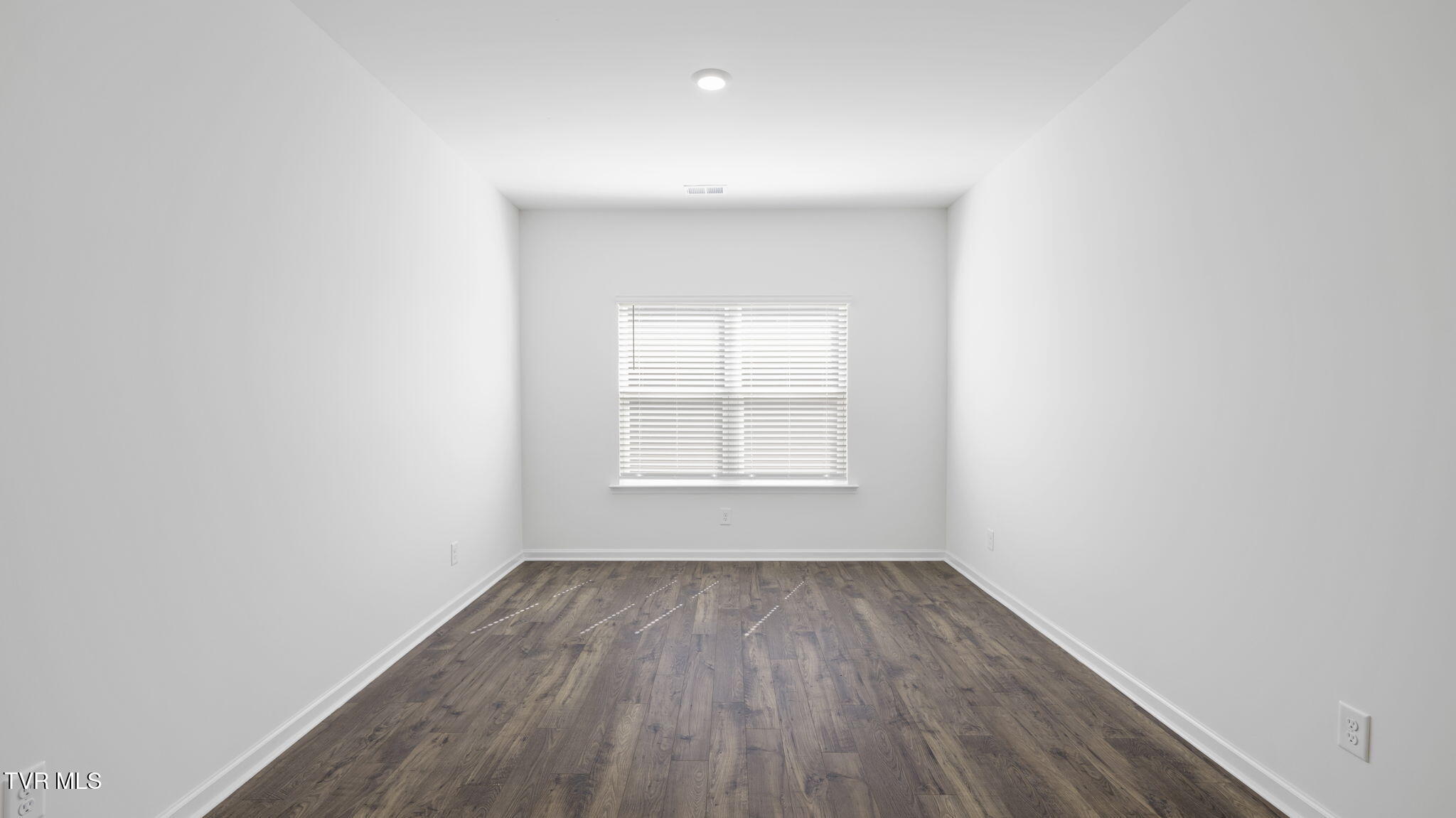 575 Fieldcrest Road Blountville, TN 37617 - Photo 14 of 48 17-web-or-mls-DSC_4605