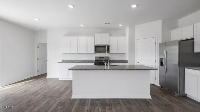 $499,085 | 575 Fieldcrest Road, Blountville, TN 37617