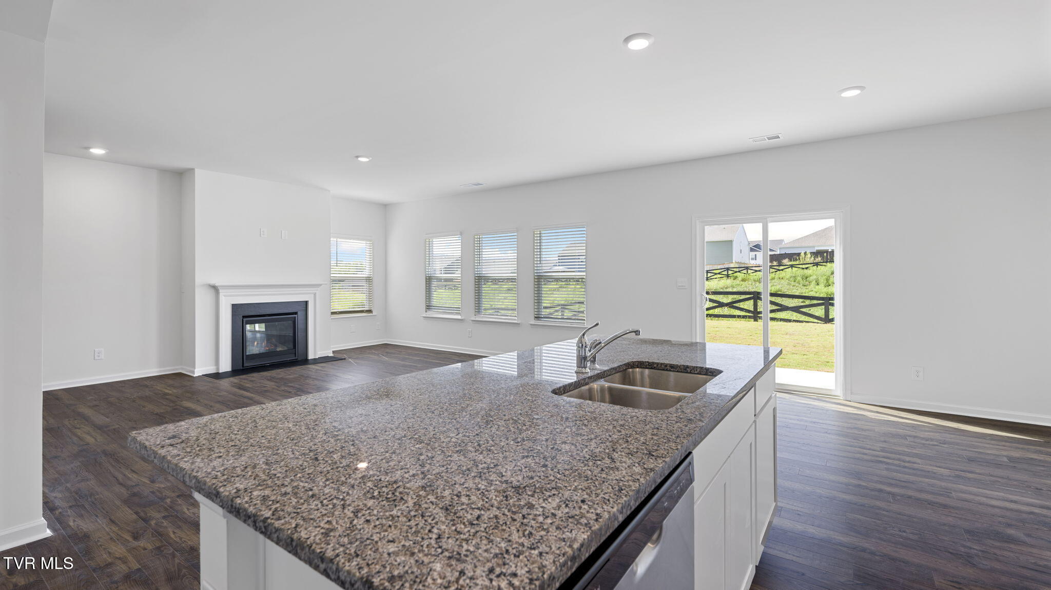 575 Fieldcrest Road Blountville, TN 37617 - Photo 5 of 48 28-web-or-mls-DSC_4635