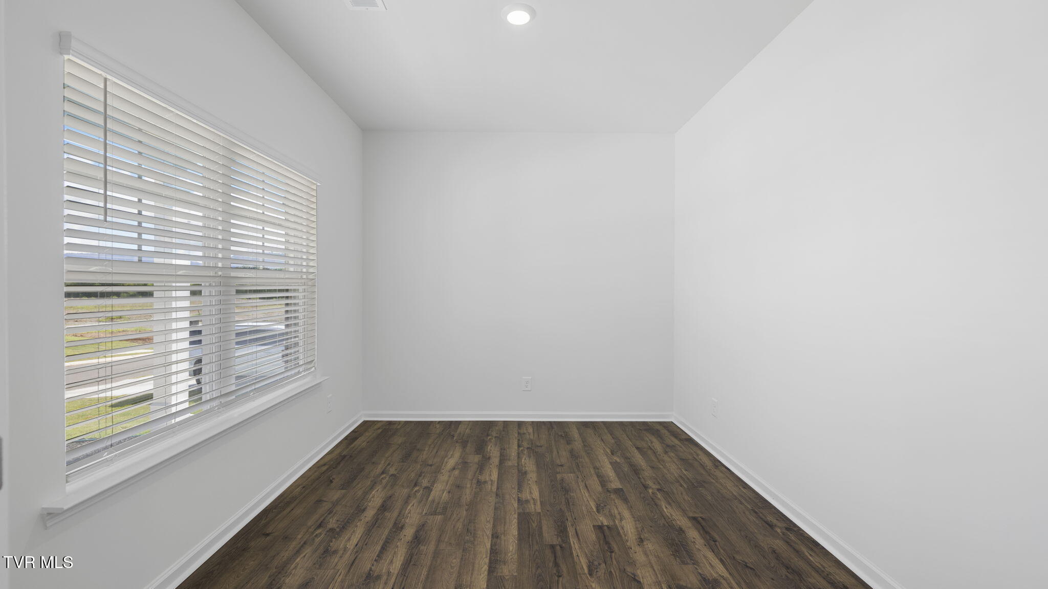 575 Fieldcrest Road Blountville, TN 37617 - Photo 10 of 48 13-web-or-mls-DSC_4593