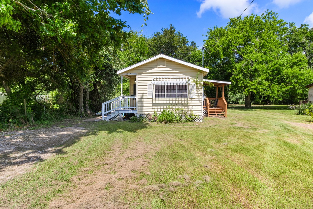 6119 Highland Road Santa Fe, TX 77517 - Photo 2 of 12