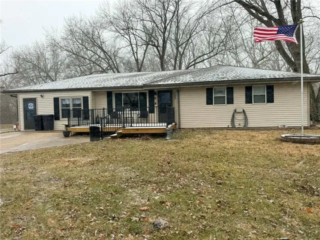 $279,000 | 6 Chickadee Court, Agency, MO 64401