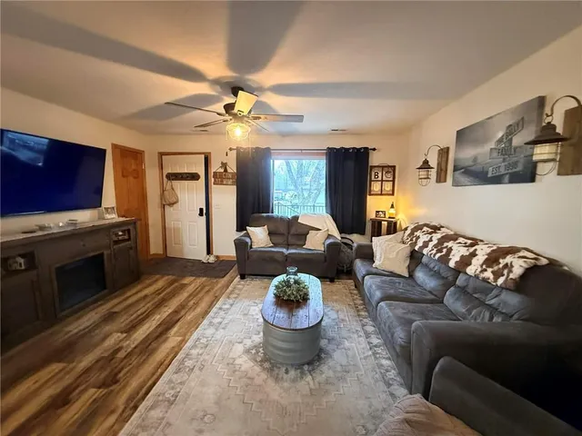 $279,000 | 6 Chickadee Court, Agency, MO 64401