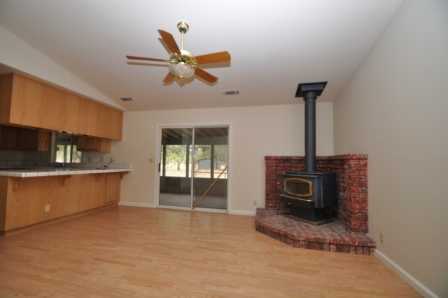 16832 Gas Point Road Cottonwood, CA 96022 - Photo 7 of 12 Dining Area