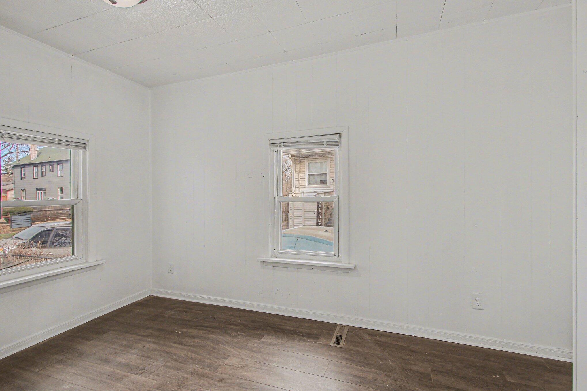4471 Massachusetts Street Gary, IN 46409 - Photo 15 of 24 an empty room with a window
