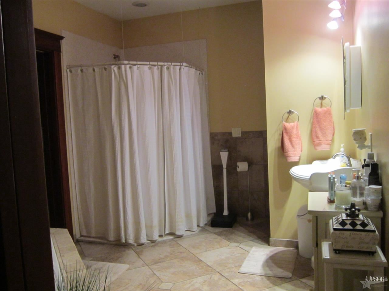 403 East Main Street Butler, IN 46721 - Photo 22 of 30