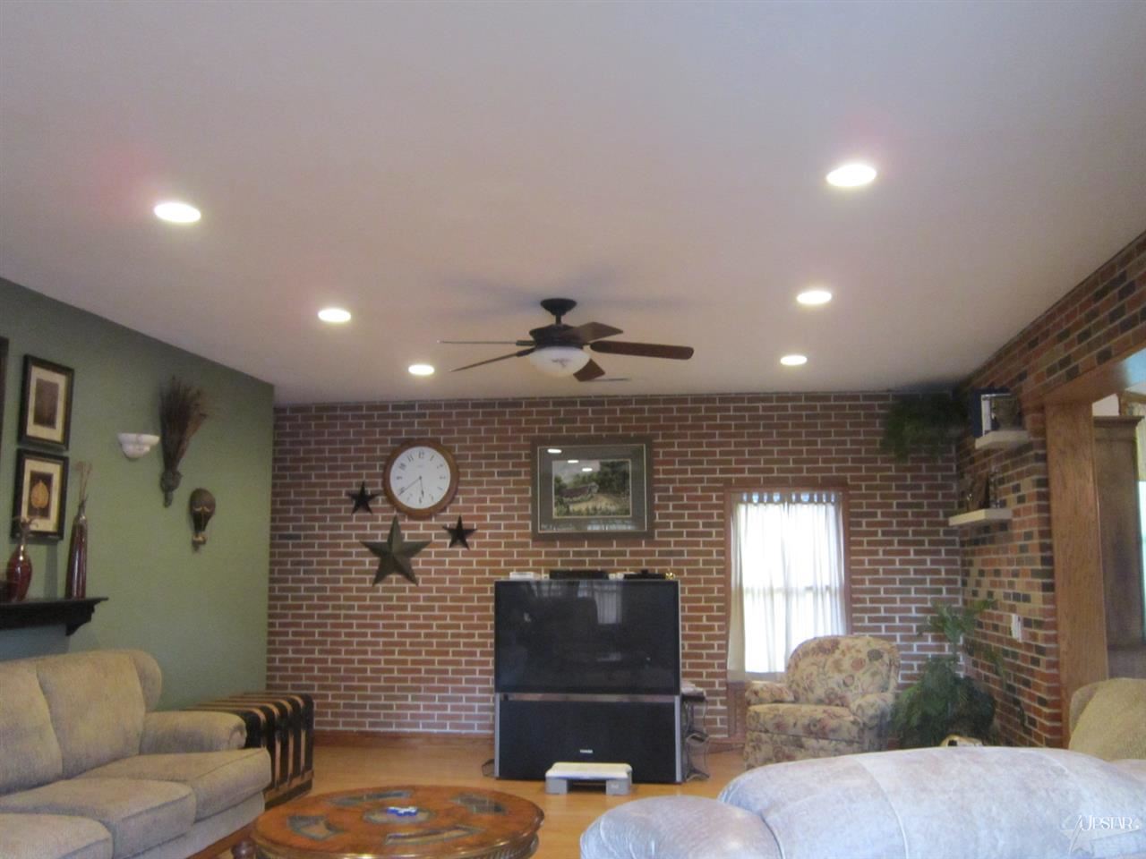 403 East Main Street Butler, IN 46721 - Photo 4 of 30