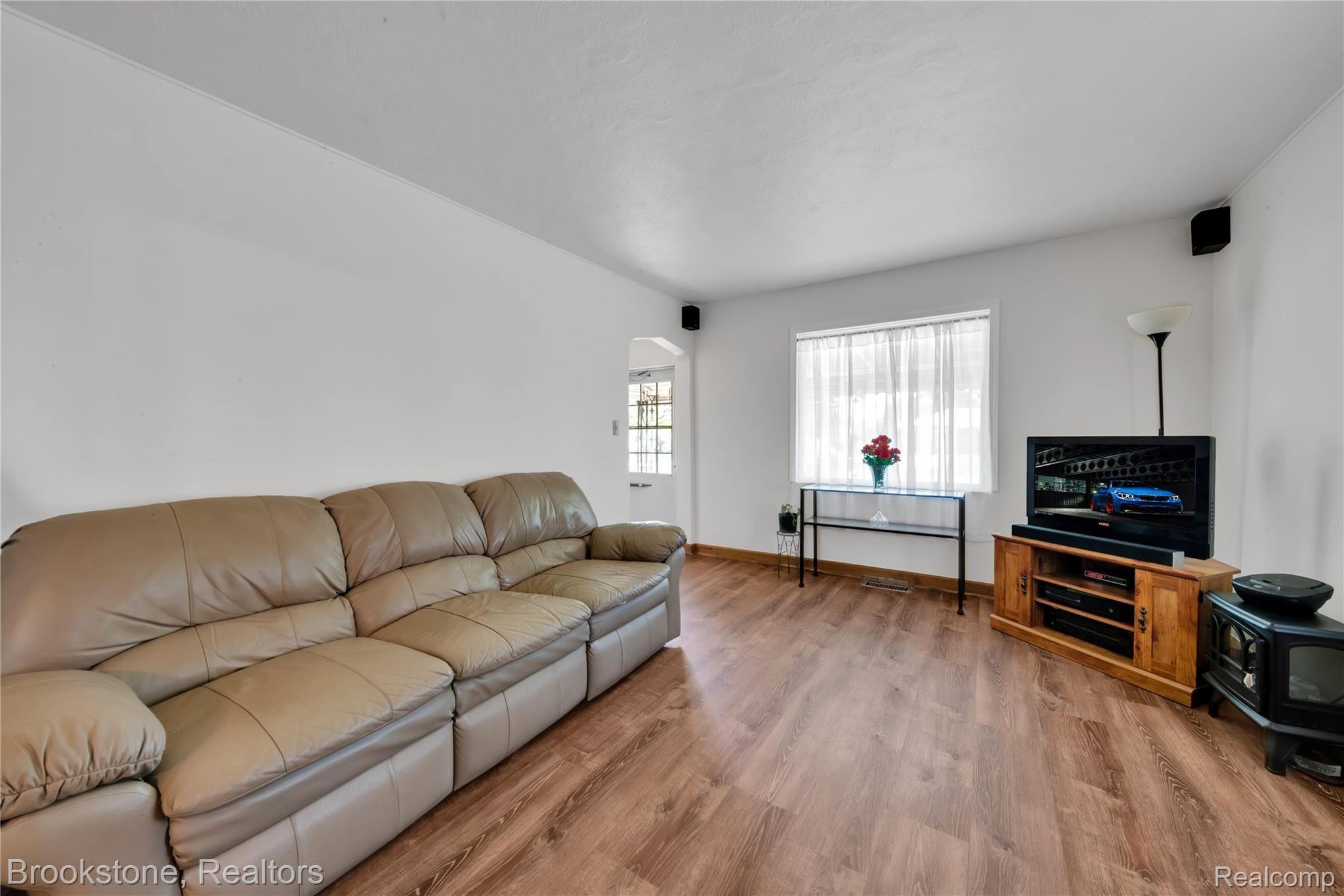 4363 Kendall Road Warren, MI 48091 - Photo 13 of 27 4363 Kendall - HD Drone Photogarphy-10.jpg