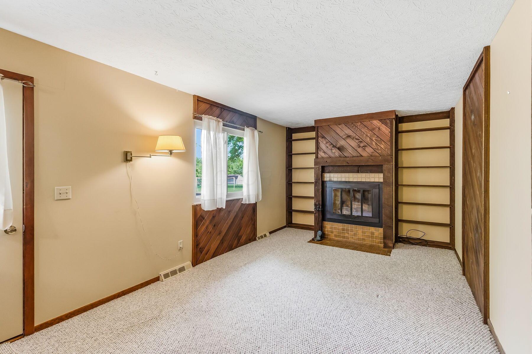 72 Yorkshire Road Delaware, OH 43015 - Photo 21 of 62 Family Room