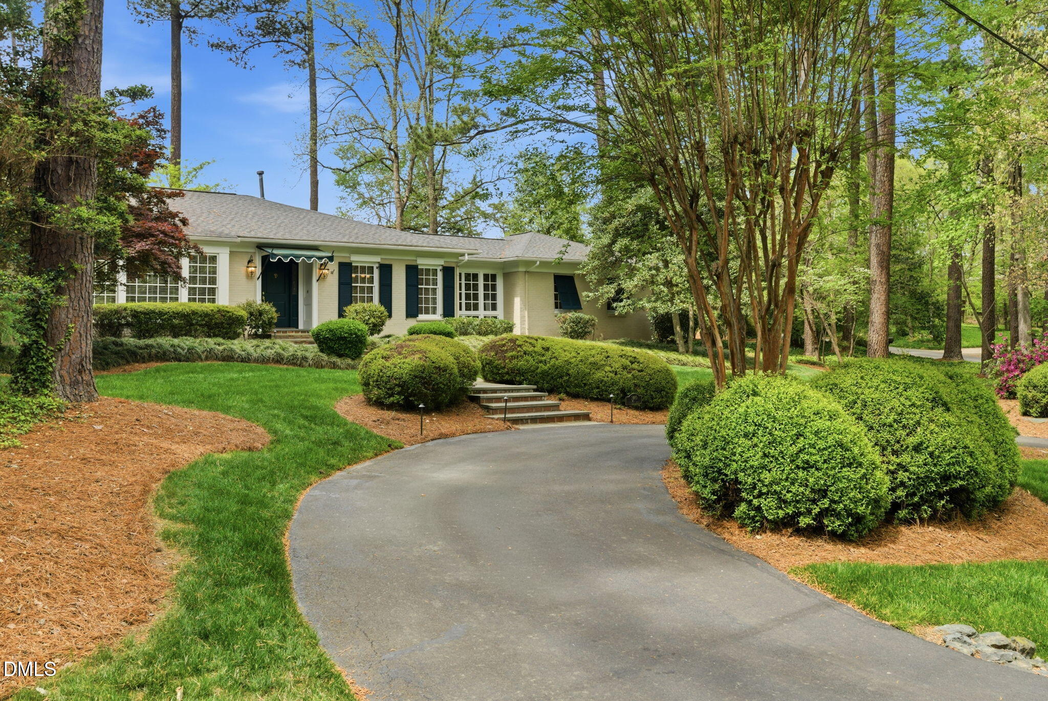 3910 Plymouth Road Durham, NC 27707 - Photo 8 of 100 Circular Driveway