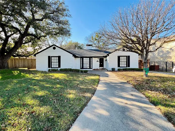 $3,600 | 101 Lindenwood Drive, Fort Worth, TX 76107