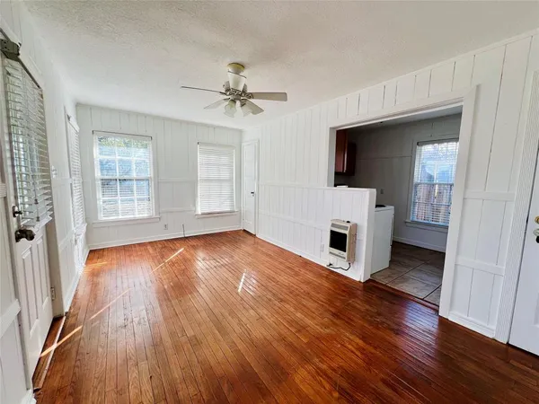 $3,600 | 101 Lindenwood Drive, Fort Worth, TX 76107