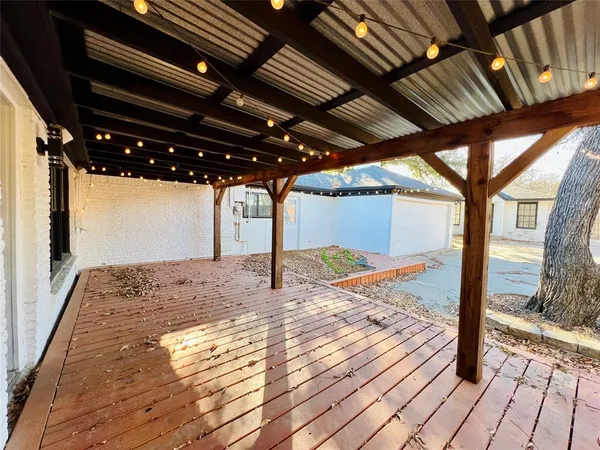 $3,600 | 101 Lindenwood Drive, Fort Worth, TX 76107