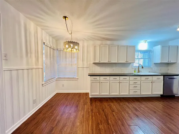 $3,600 | 101 Lindenwood Drive, Fort Worth, TX 76107