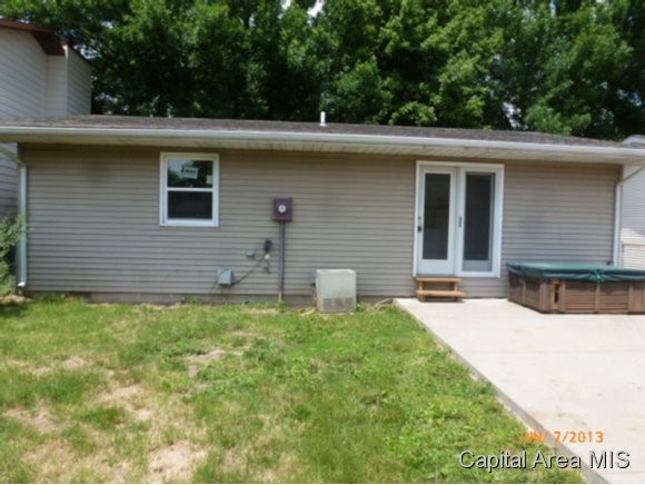 3004 East Griffiths Avenue Springfield, IL 62702 - Photo 2 of 7 Gallery Image 2