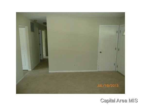 3004 East Griffiths Avenue Springfield, IL 62702 - Photo 6 of 7 Gallery Image 6