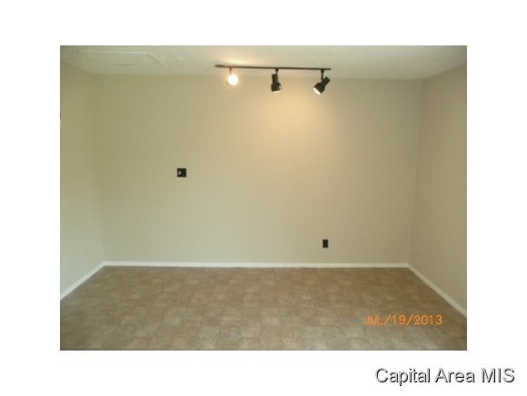 3004 East Griffiths Avenue Springfield, IL 62702 - Photo 7 of 7 Gallery Image 7