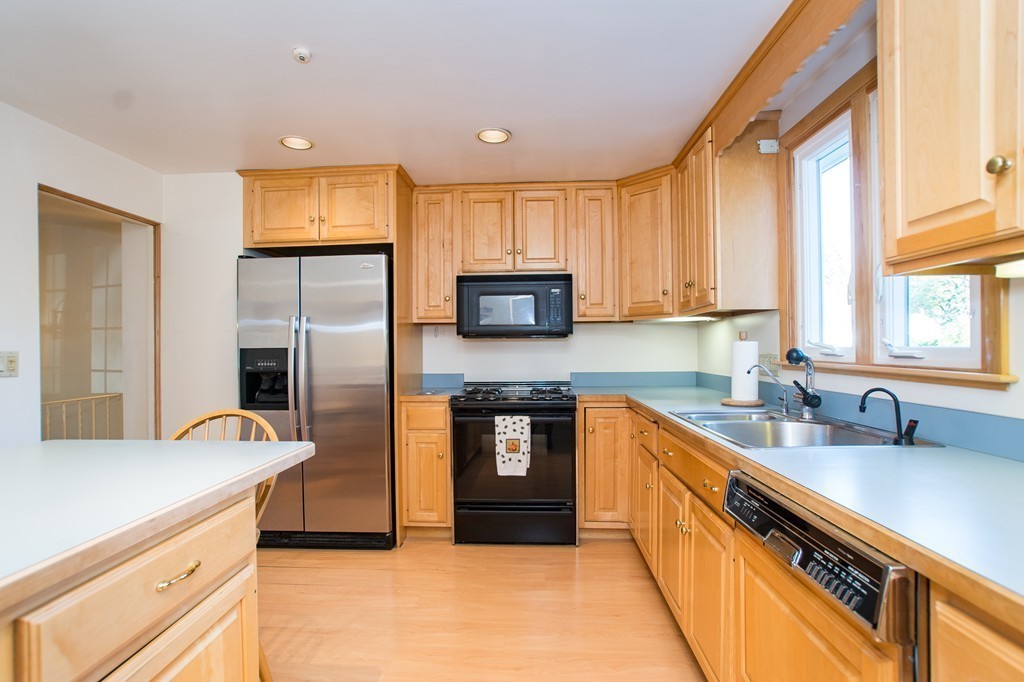 8 Spafford Road Milton, MA 02186 - Photo 8 of 30 Gallery Image 8