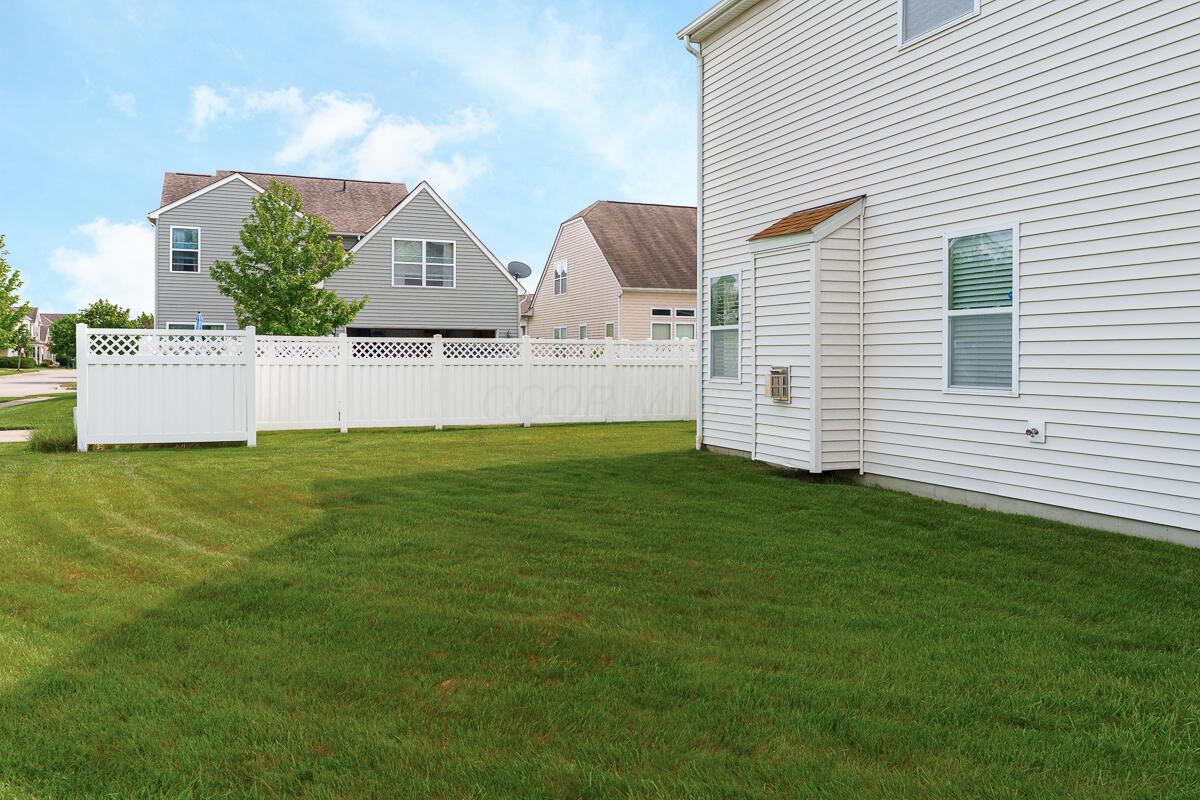 5851 Myrick Road Dublin, OH 43016 - Photo 33 of 37 yard 2