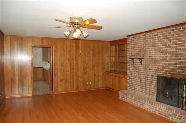2216 Lash Avenue Raleigh, NC 27607 - Photo 5 of 9 Den/Family/Great Room