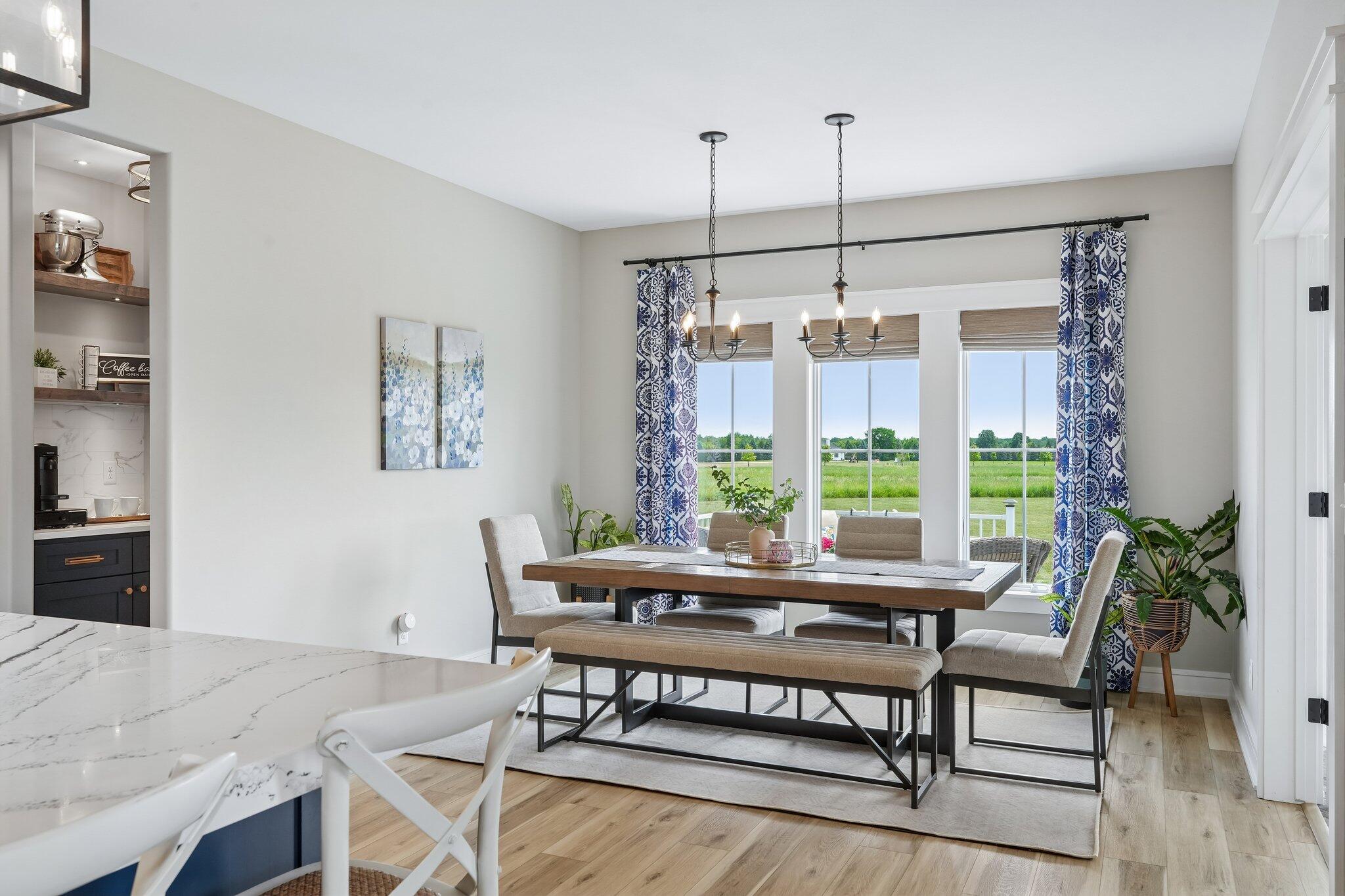 560 Cedar Lane Summit, WI 53066 - Photo 19 of 63 Dining