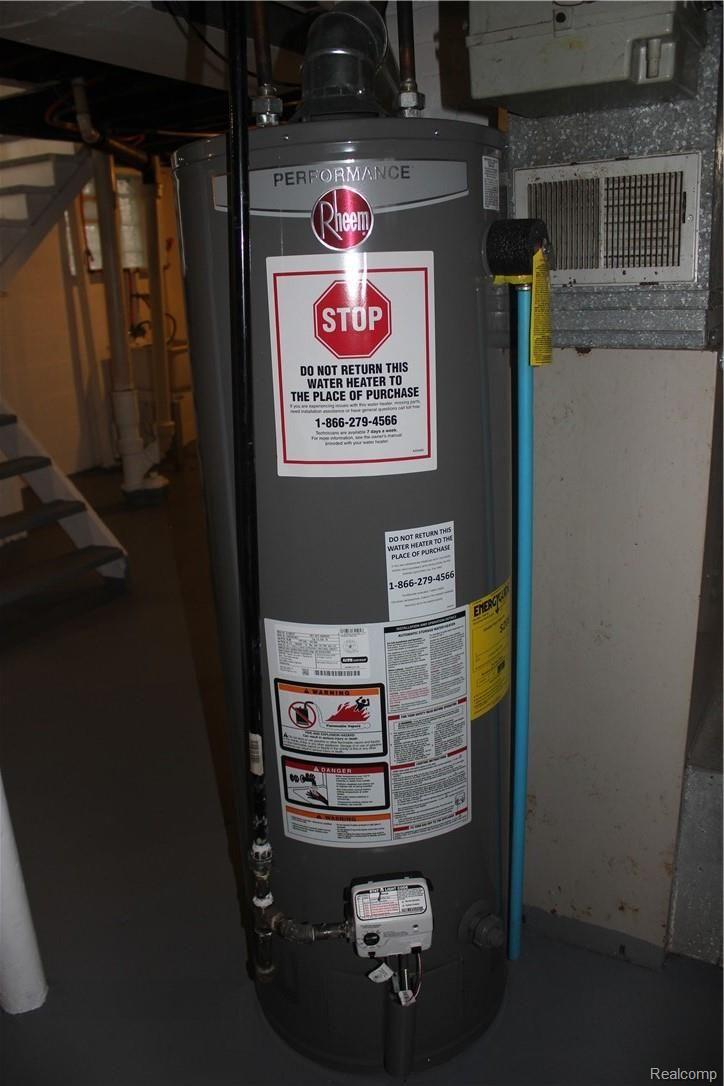 131 Leroy Street River Rouge, MI 48218 - Photo 31 of 35 Hot water heater