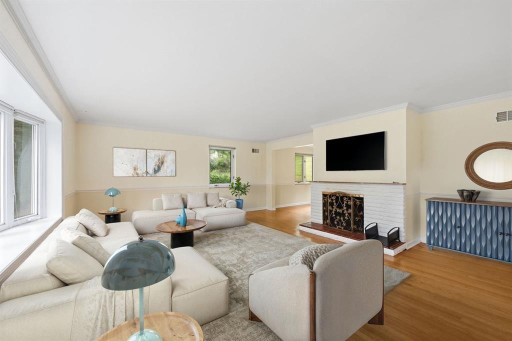 1260 Fox Chapel Road Pittsburgh, PA 15238 - Photo 3 of 40