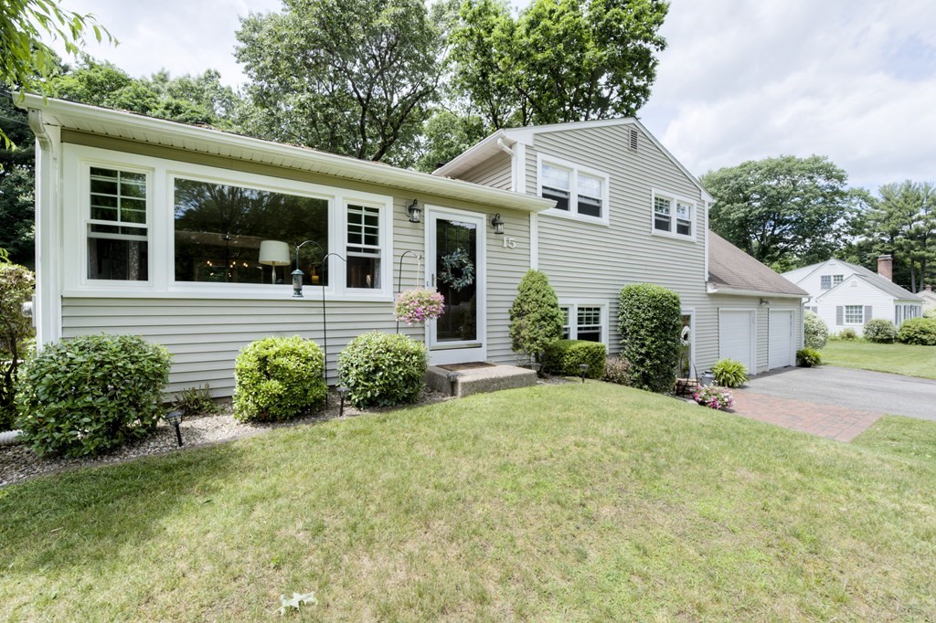 15 Meadow View Road Wilbraham, MA 01095 - Photo 4 of 42 Gallery Image 4