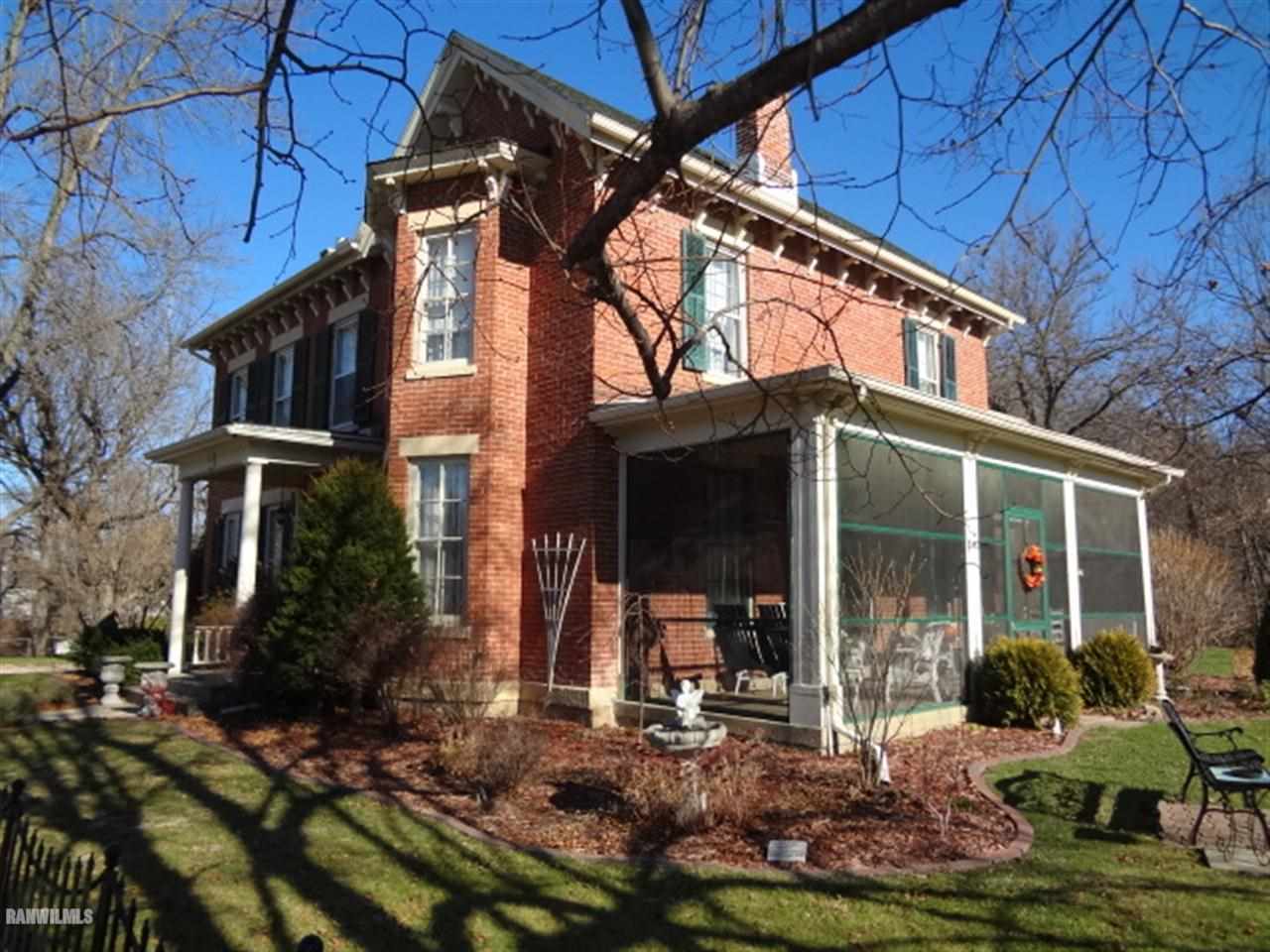 900 3rd Street Galena, IL 61036 - Photo 5 of 6 a front view of house