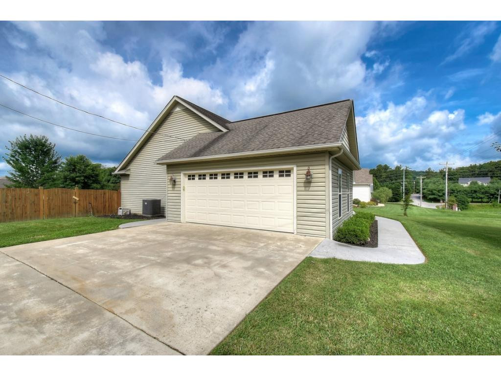 22 Ruby R Court Jonesborough, TN 37659 - Photo 2 of 36 Photo 2
