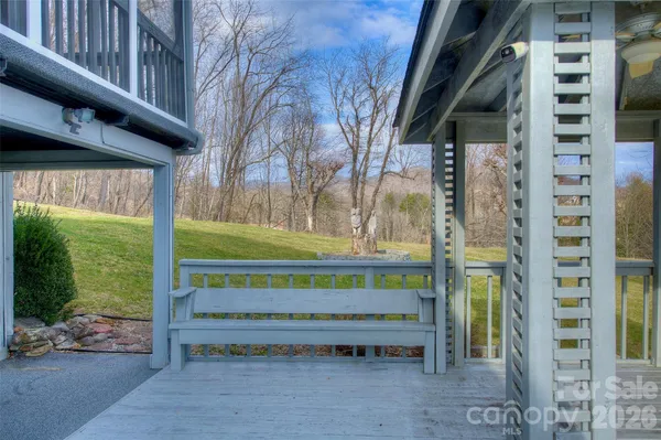 $725,000 | 220 Grand View Lane, Burnsville, NC 28714