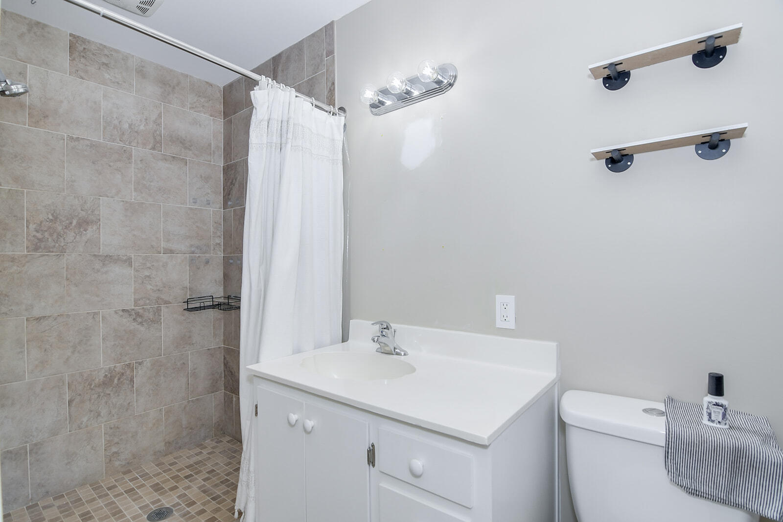 414 North Thompson Street Wrens, GA 30833 - Photo 26 of 33 026