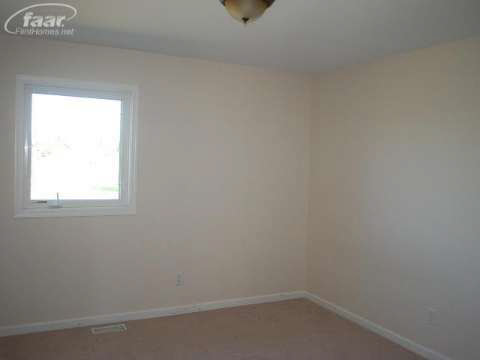 6353 East Pierson Road Flint, MI 48506 - Photo 23 of 27 20376473-22.JPG