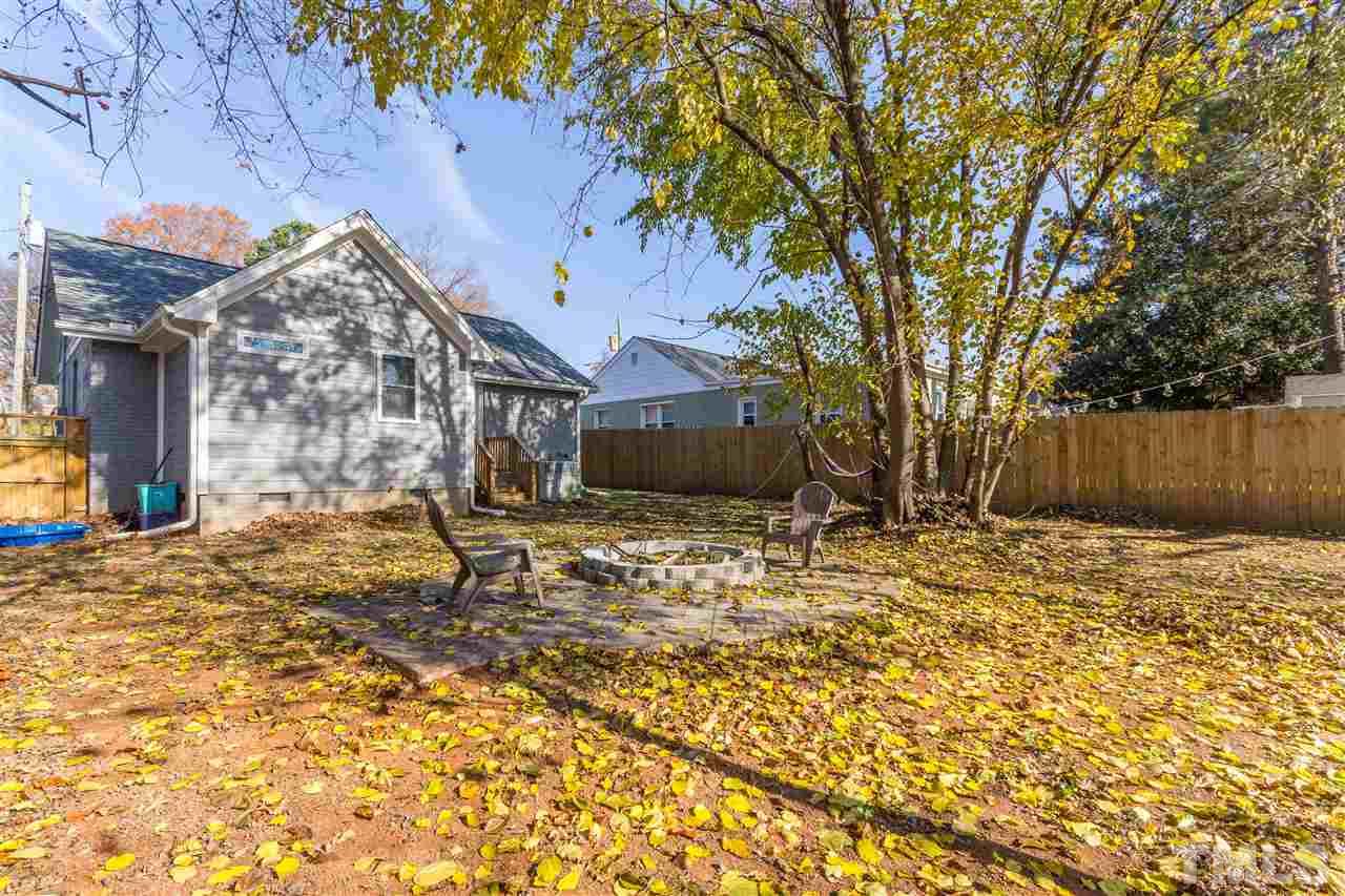 812 Postell Street Raleigh, NC 27601 - Photo 22 of 24 a backyard of a house