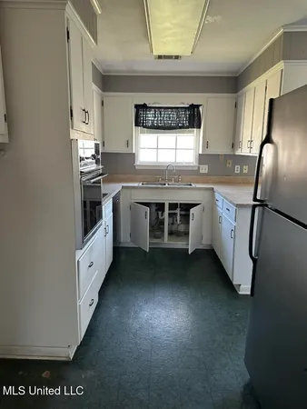 $239,900 | 2 Alta Vista Circle, Greenwood, MS 38930