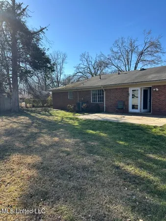 $239,900 | 2 Alta Vista Circle, Greenwood, MS 38930