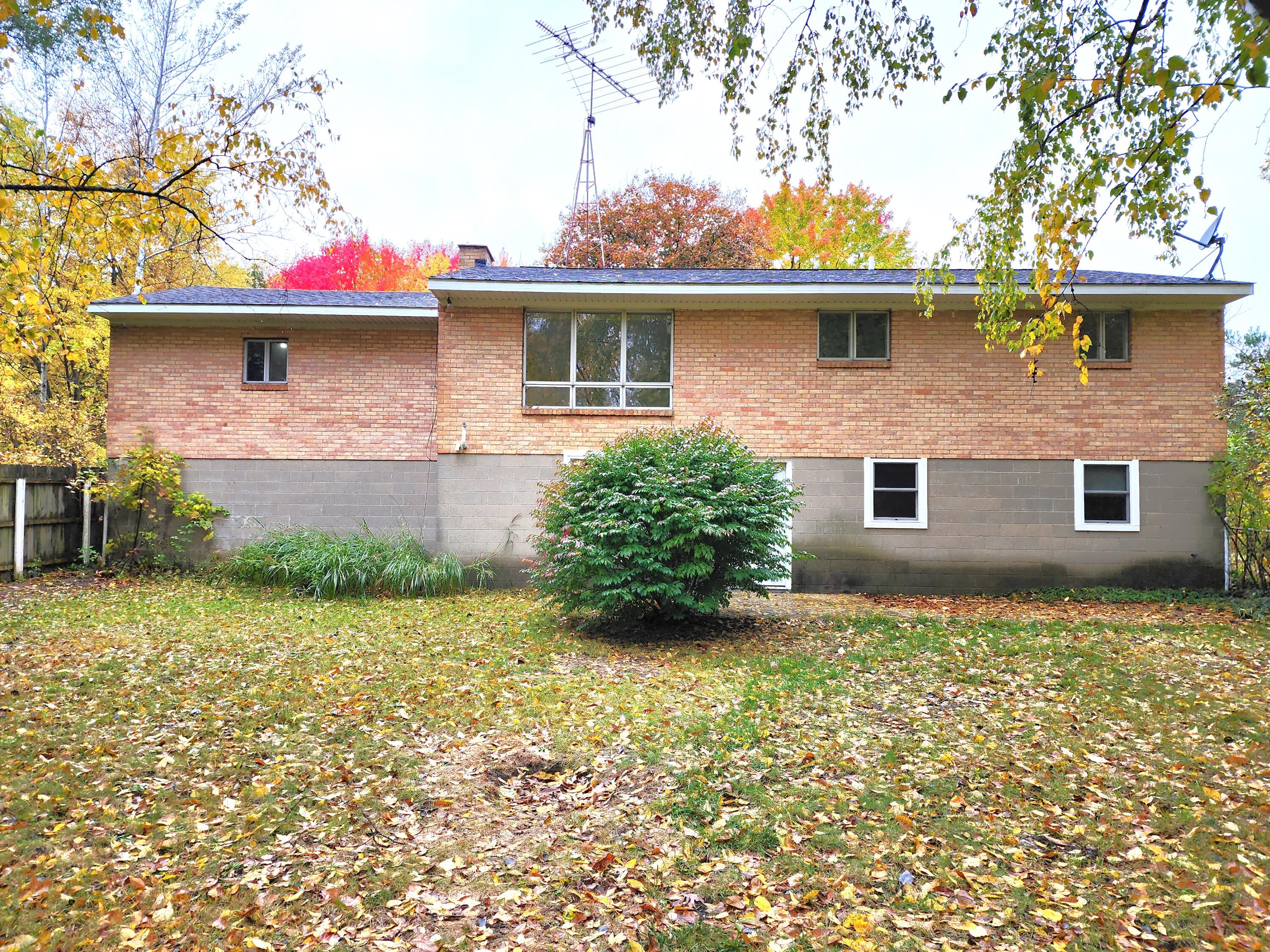 5170 Whitehall Road Muskegon, MI 49445 - Photo 14 of 21 Rear