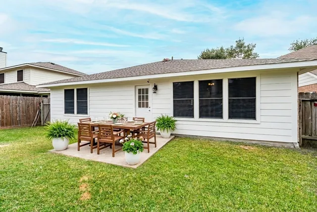 $283,900 | 9323 Comanche Peak Lane, Houston, TX 77089