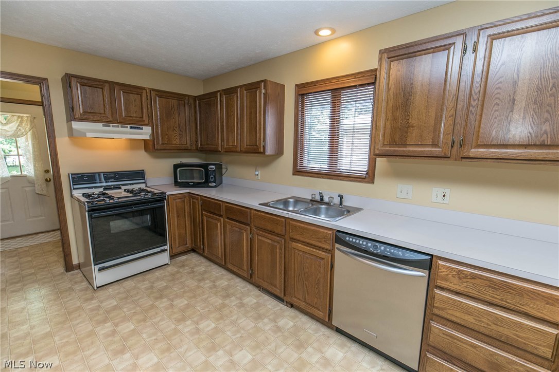 3347 Chestnut Road Independence, OH 44131 - Photo 12 of 27